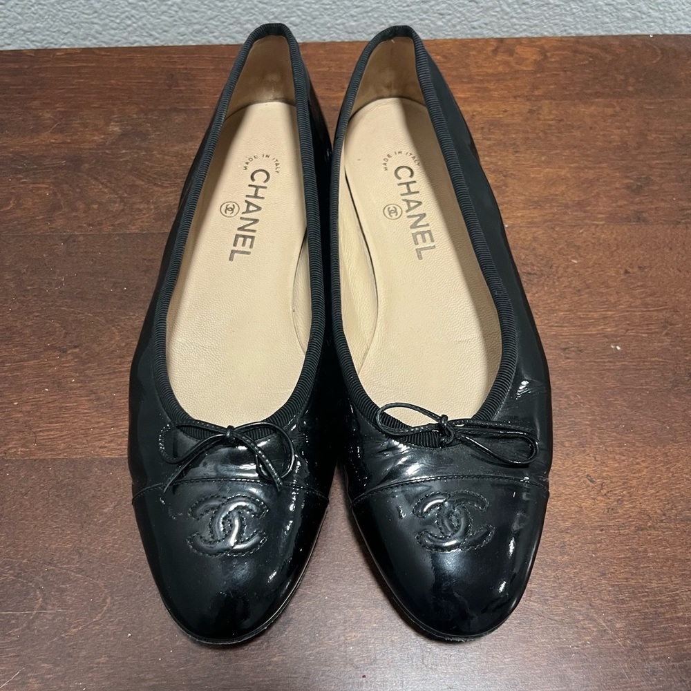 Black Chanel patent leather ballet flats